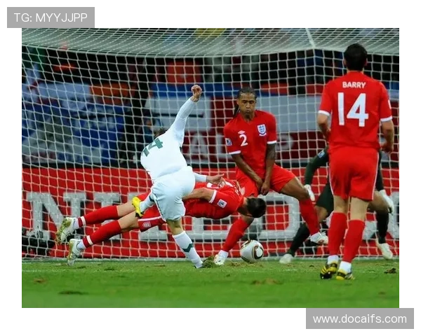 切尔西2627主场亮蓝黄狮新装