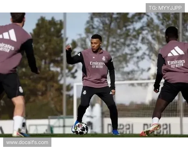 姆巴佩合练顺利卡雷拉斯参与中